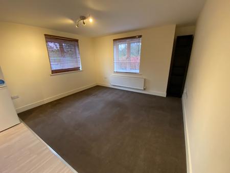 Flat Technology Drive in Rugby