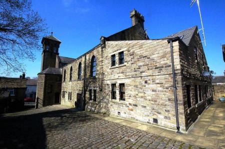 Flat Gladstone Street in High Peak