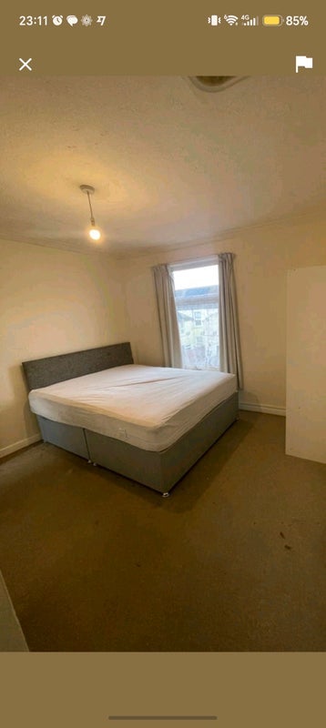 Room Langton Road in Liverpool