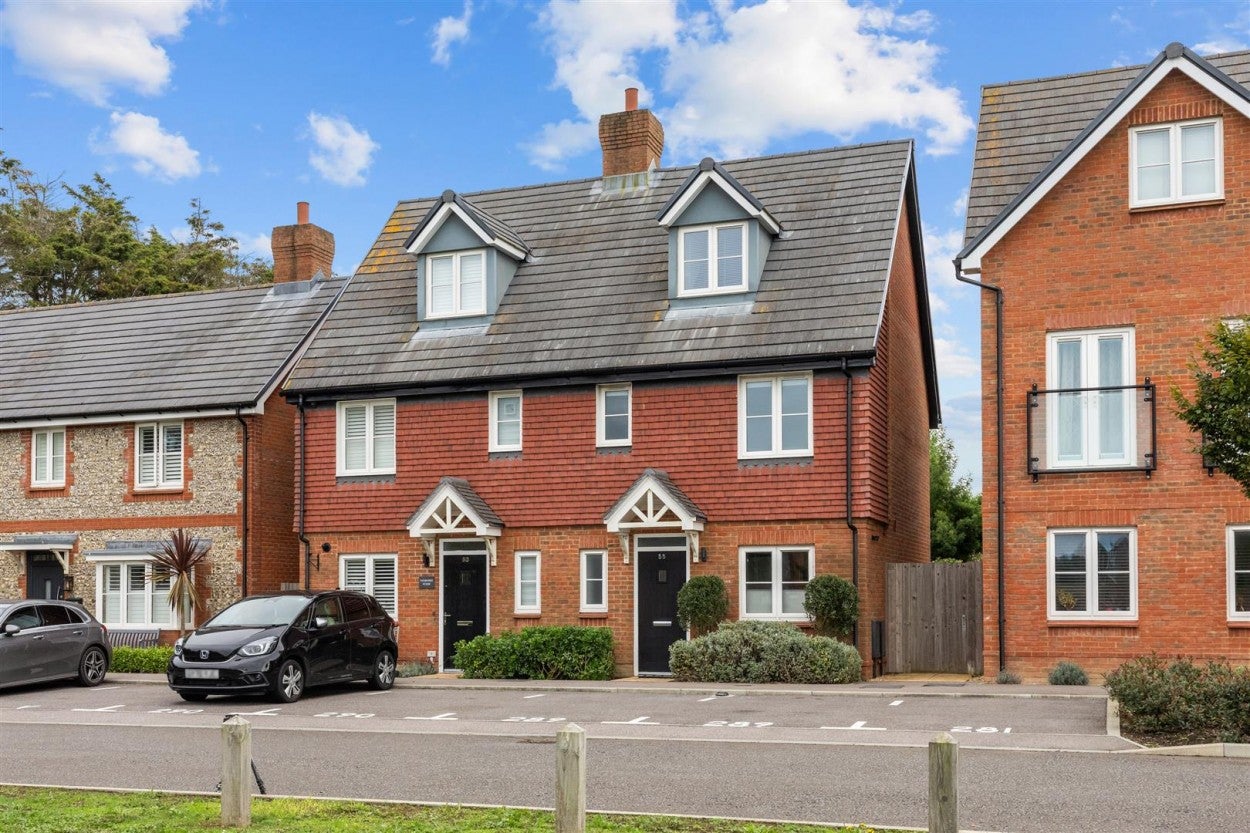 House Acacia Crescent in Arun