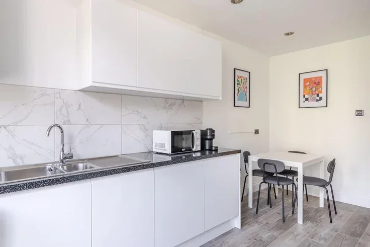 Flat Queensway in City of Westminster
