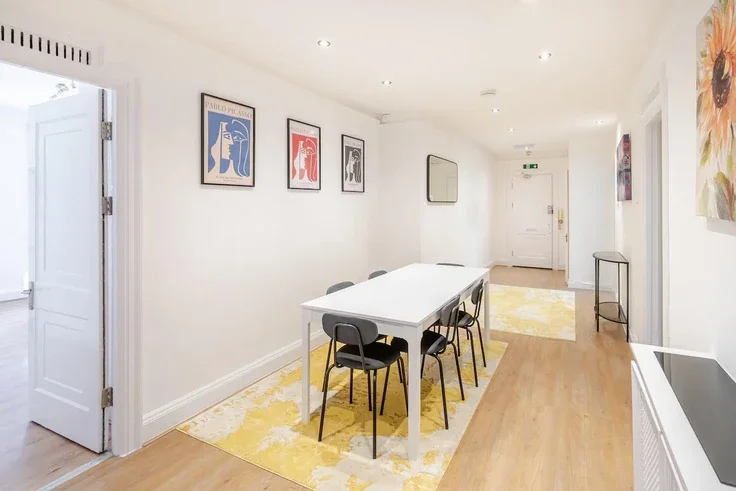 Flat Queensway in City of Westminster