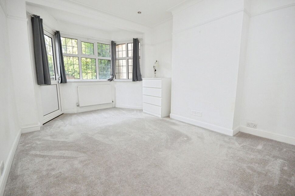 House Cypress Avenue in Greater London