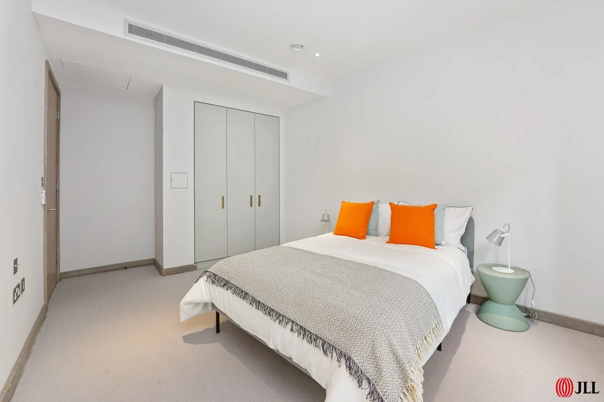 Flat Juniper Drive in Greater London