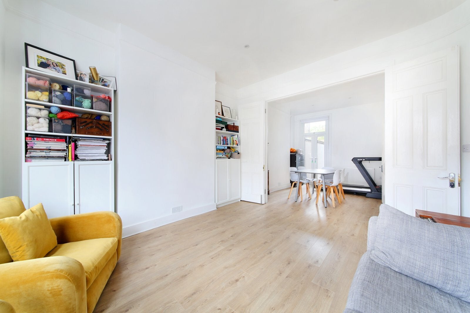 House Broomwood Road in Greater London