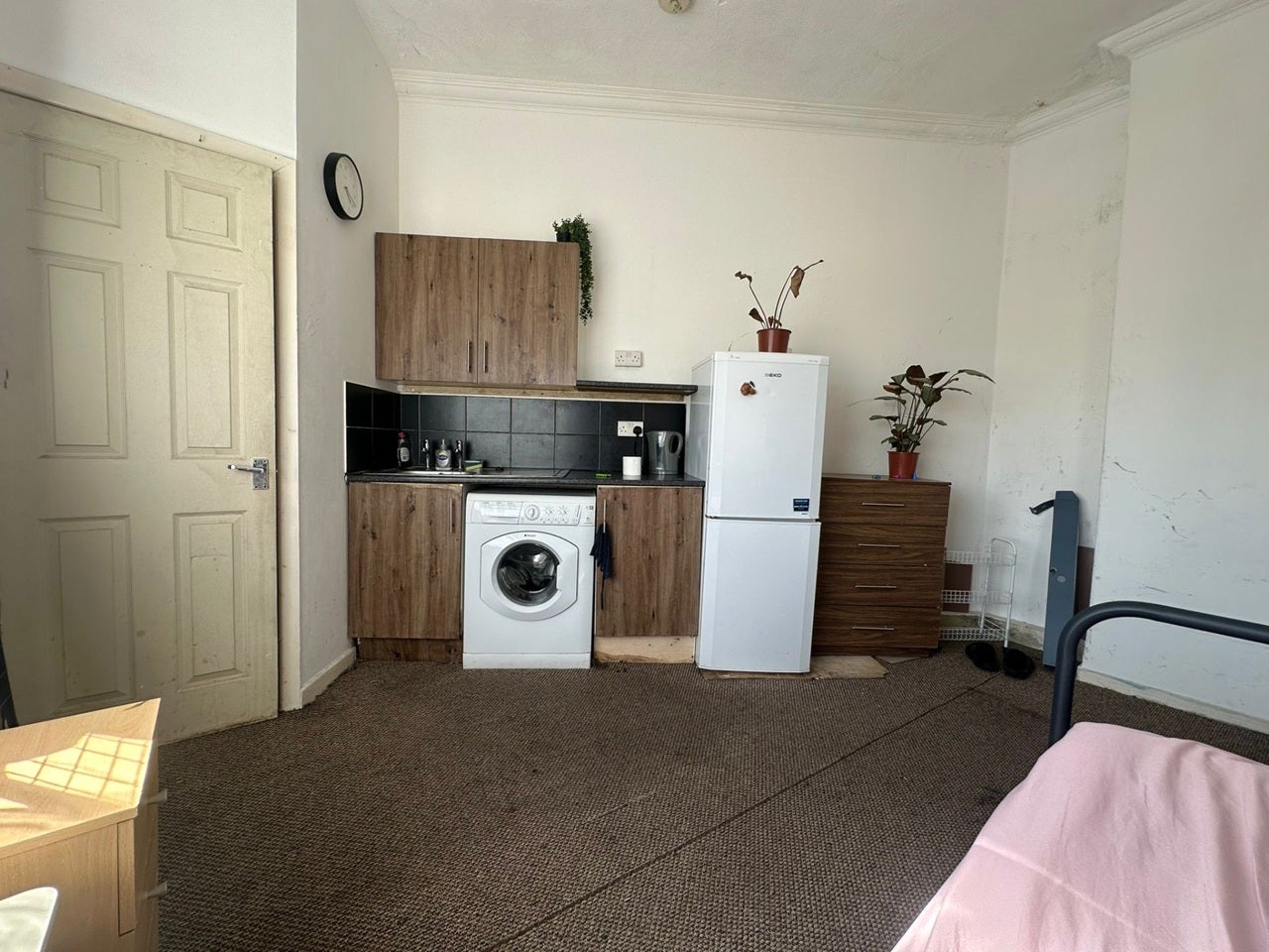 Room Balne Lane in Wakefield