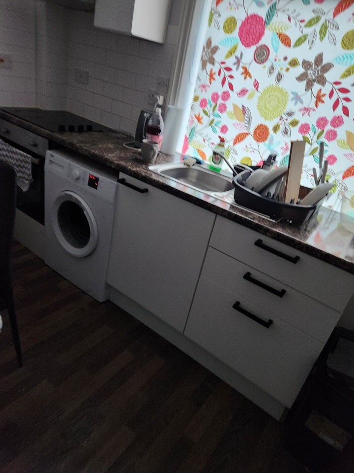 Room Thackray Street in Calderdale