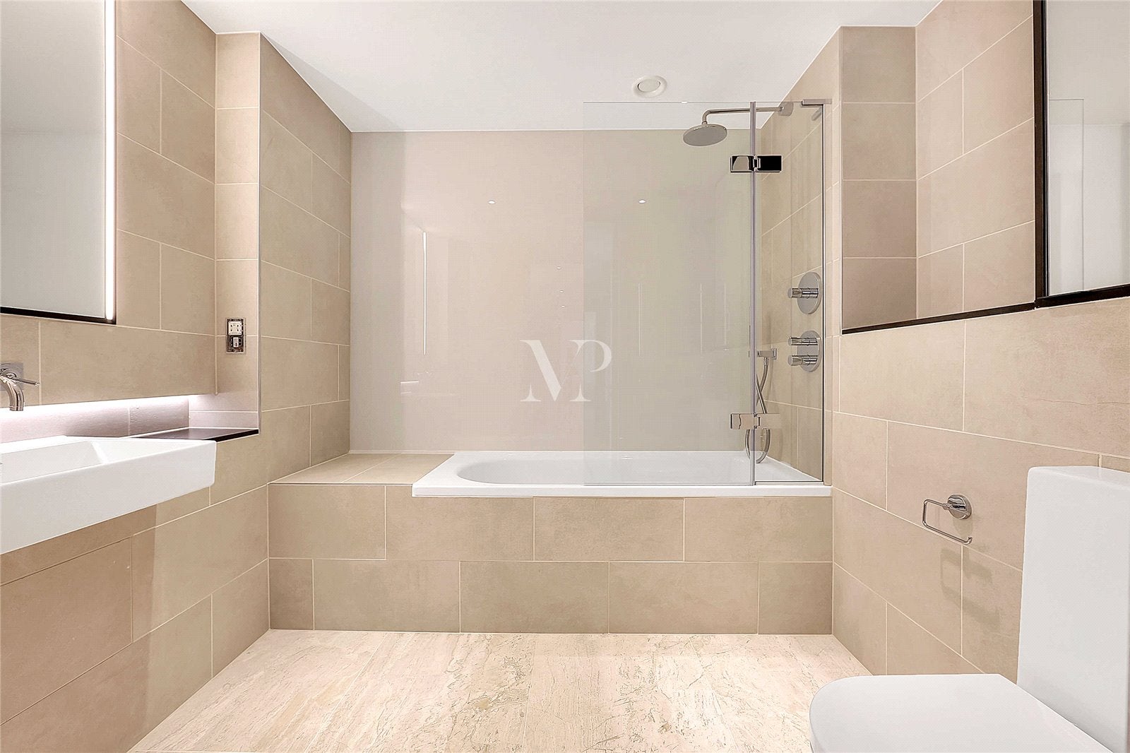 Flat Bellwether Lane in Greater London