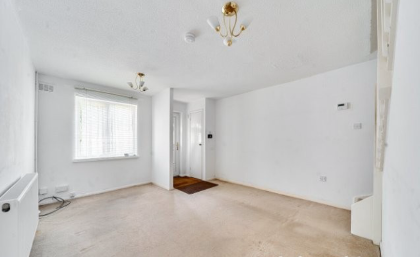 House Fleetwood Court in Freshbrook