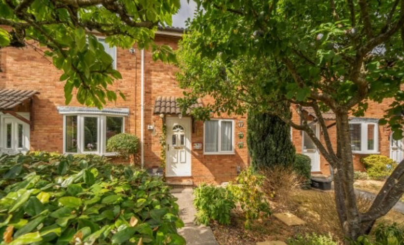 House Fleetwood Court in Freshbrook