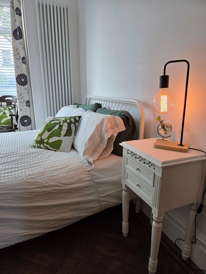 Room Mansfield Road in Greater London