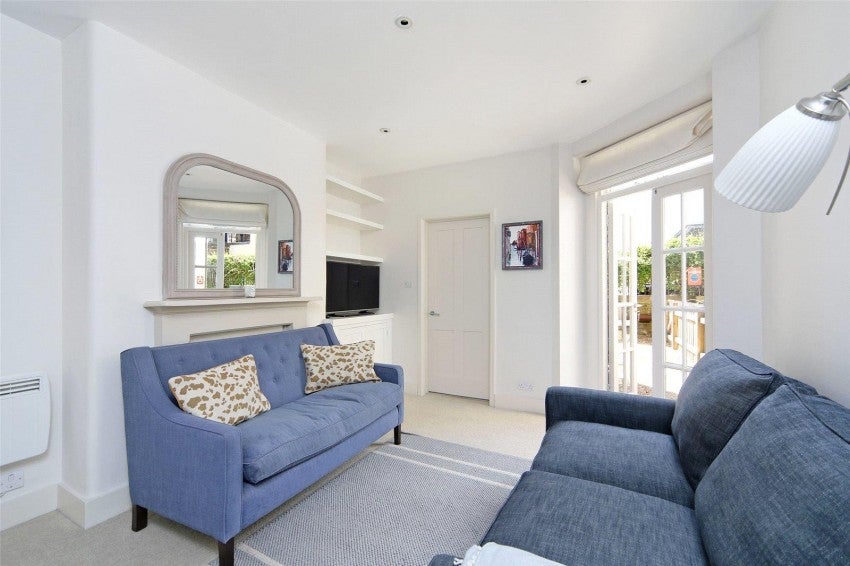 Flat Walton Street in Greater London
