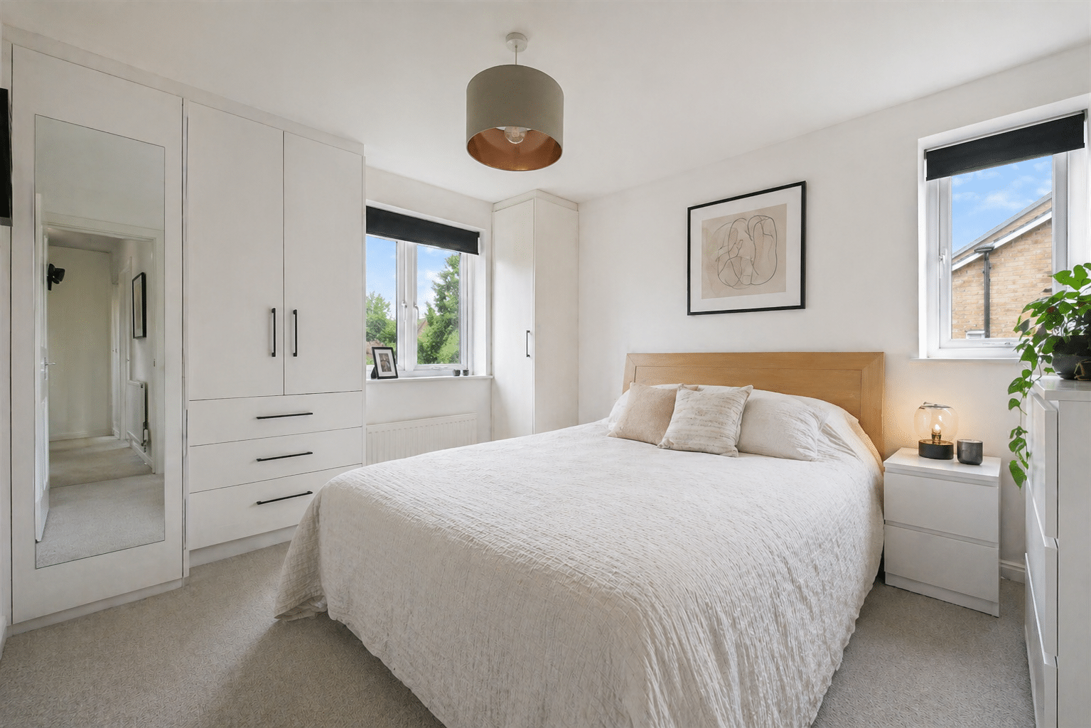 House Bushwood Drive in Greater London