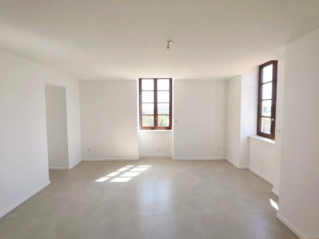 Flat Impasse de la Mairie in Annoisin-Chatelans