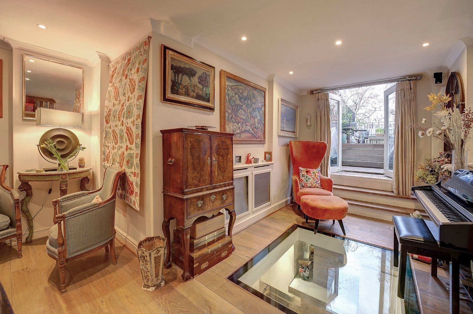 House Lansdowne Road in Greater London