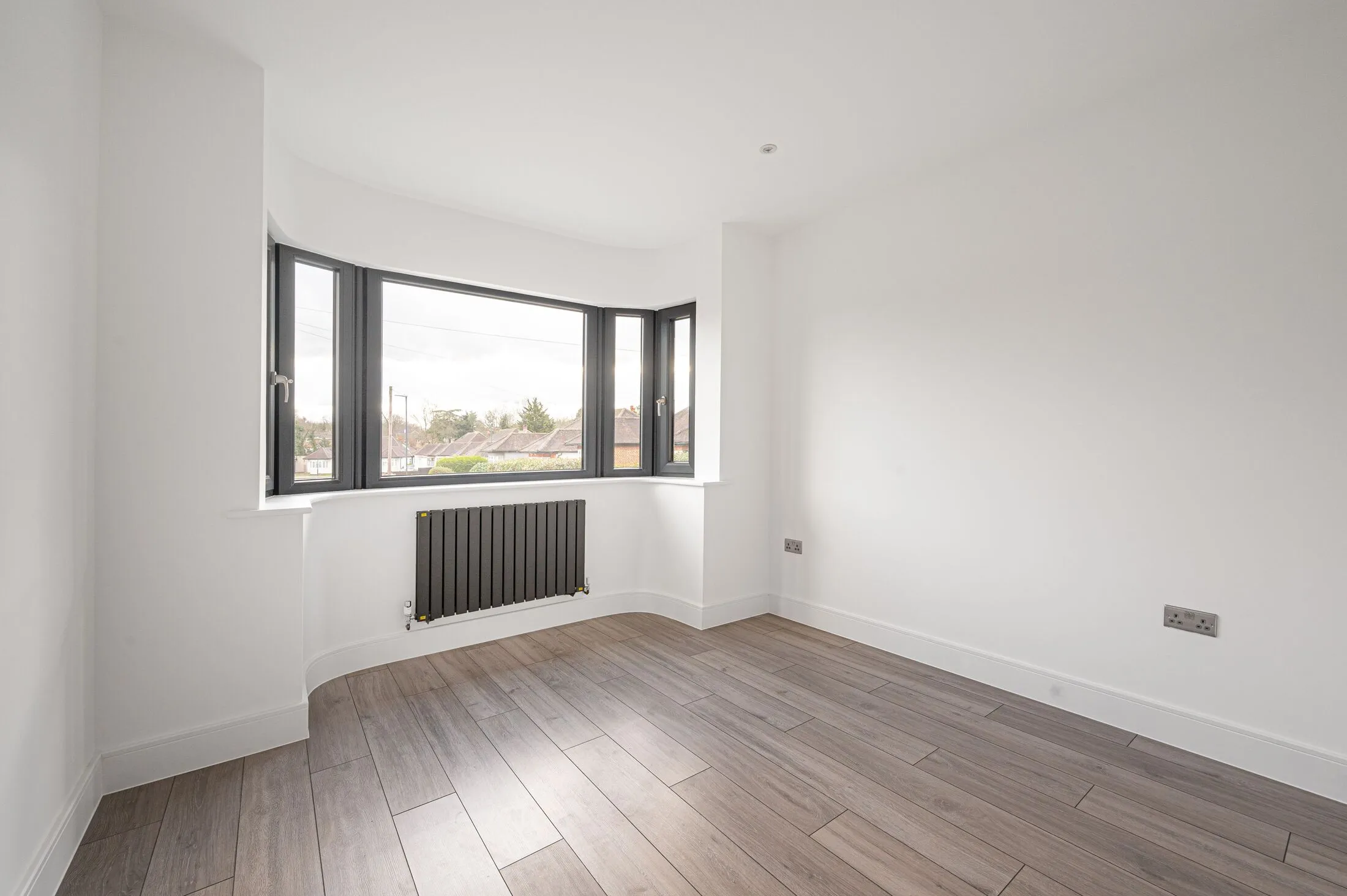 House Ashdale Grove in Greater London