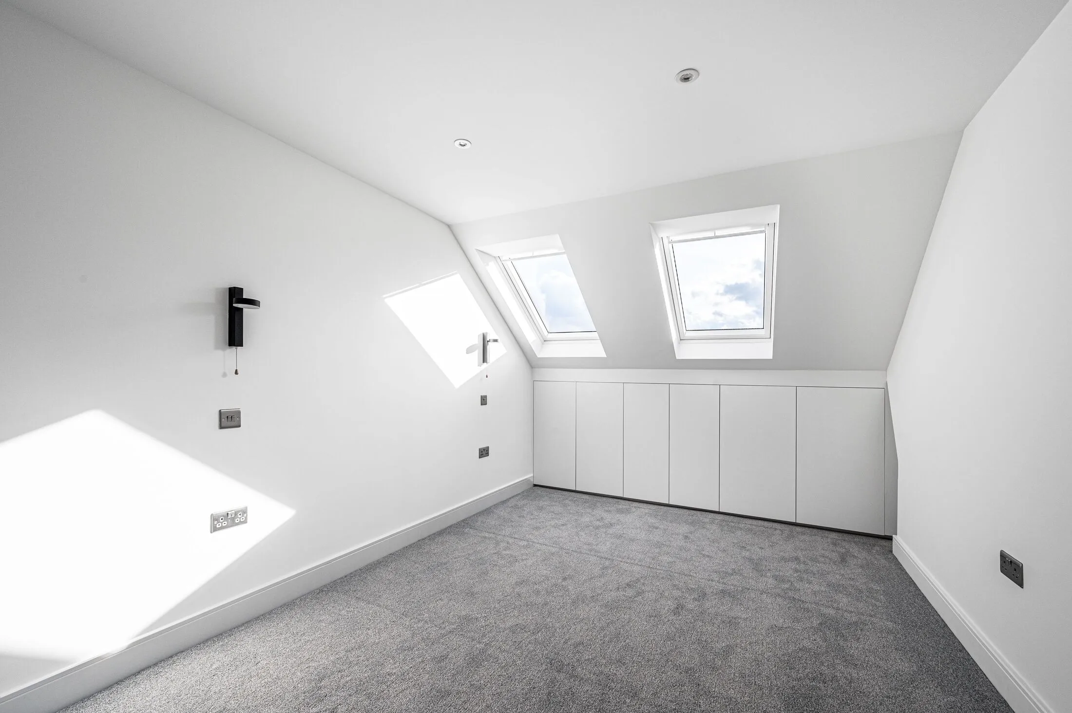 House Ashdale Grove in Greater London