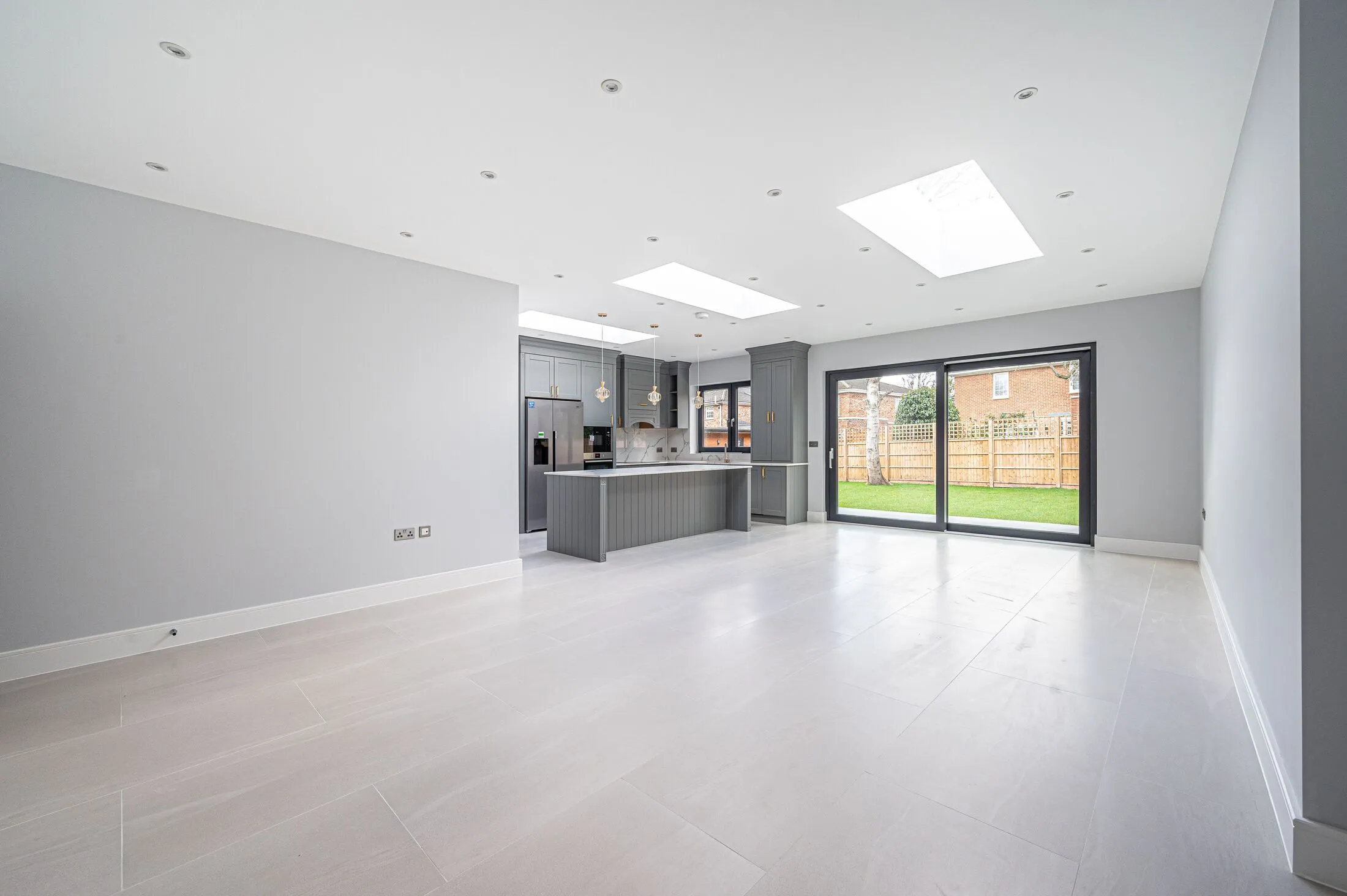 House Ashdale Grove in Greater London