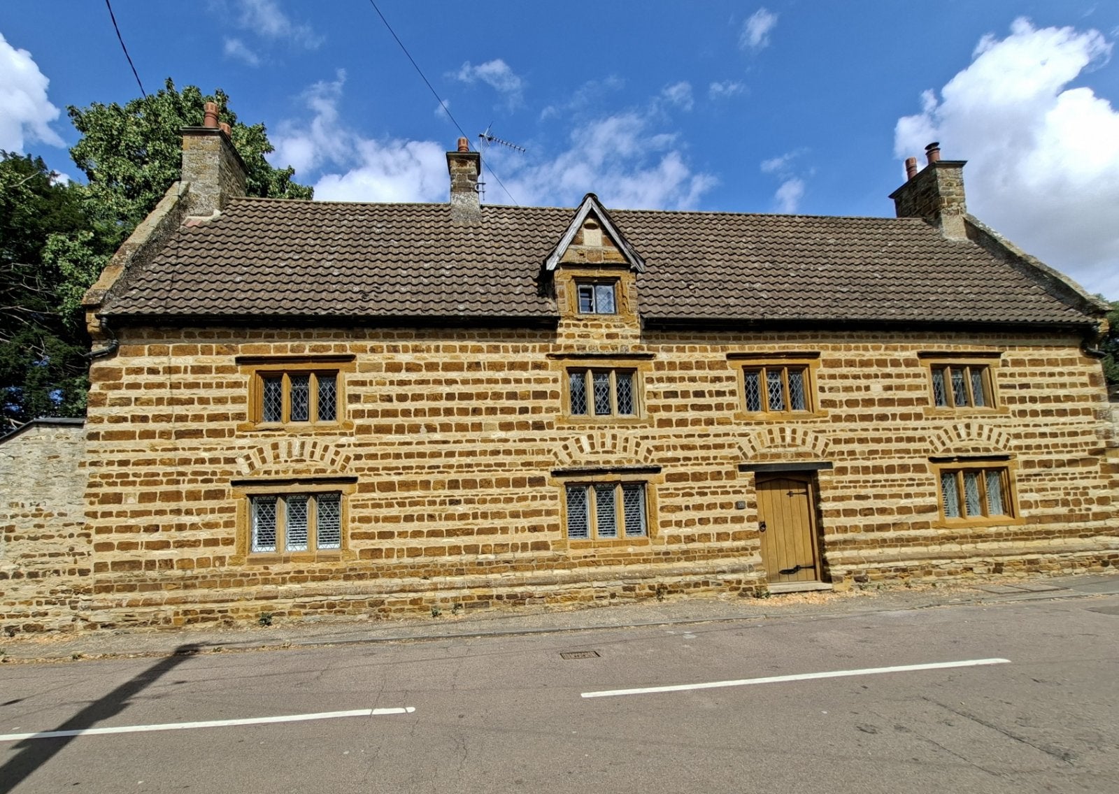 House Bedford Road in Little Houghton