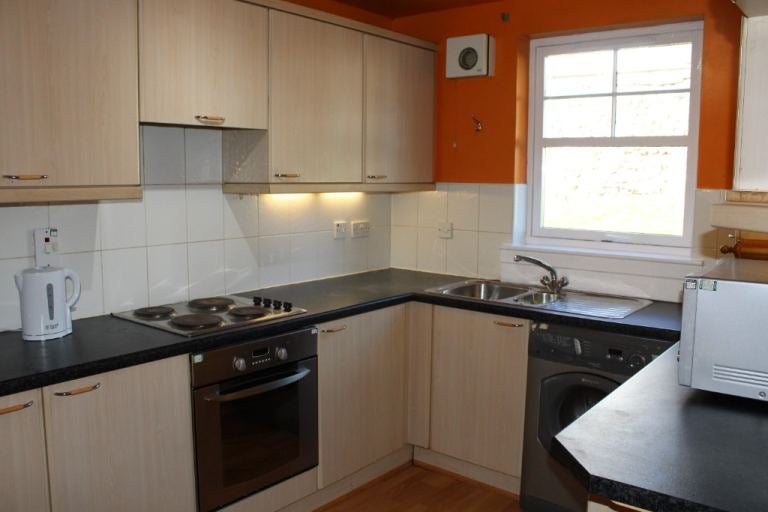 Flat Restalrig Road South in City of Edinburgh