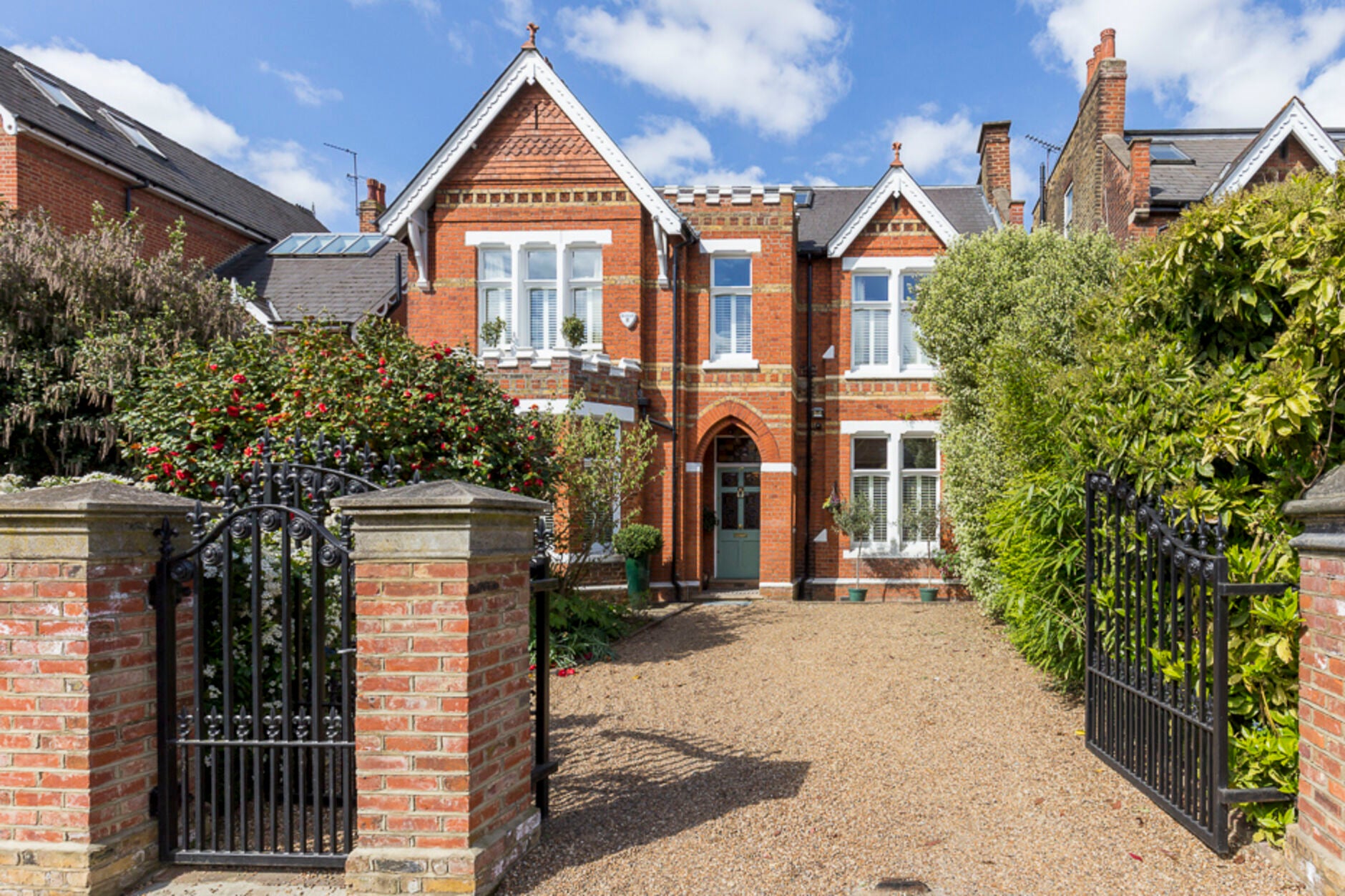 Flat Perryn Road in Greater London