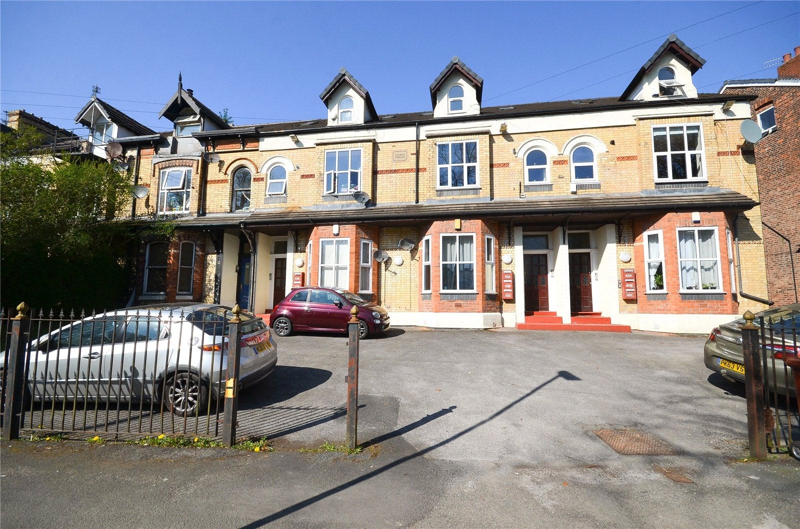 Flat Mayfield Road in Manchester