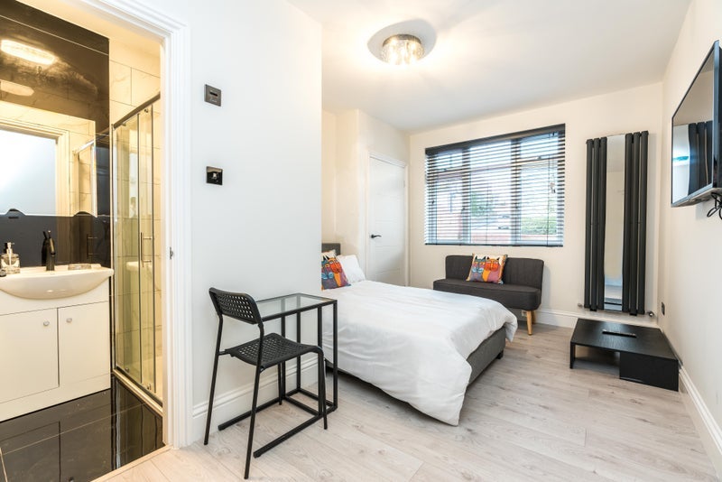 Room Addington Road in Greater London