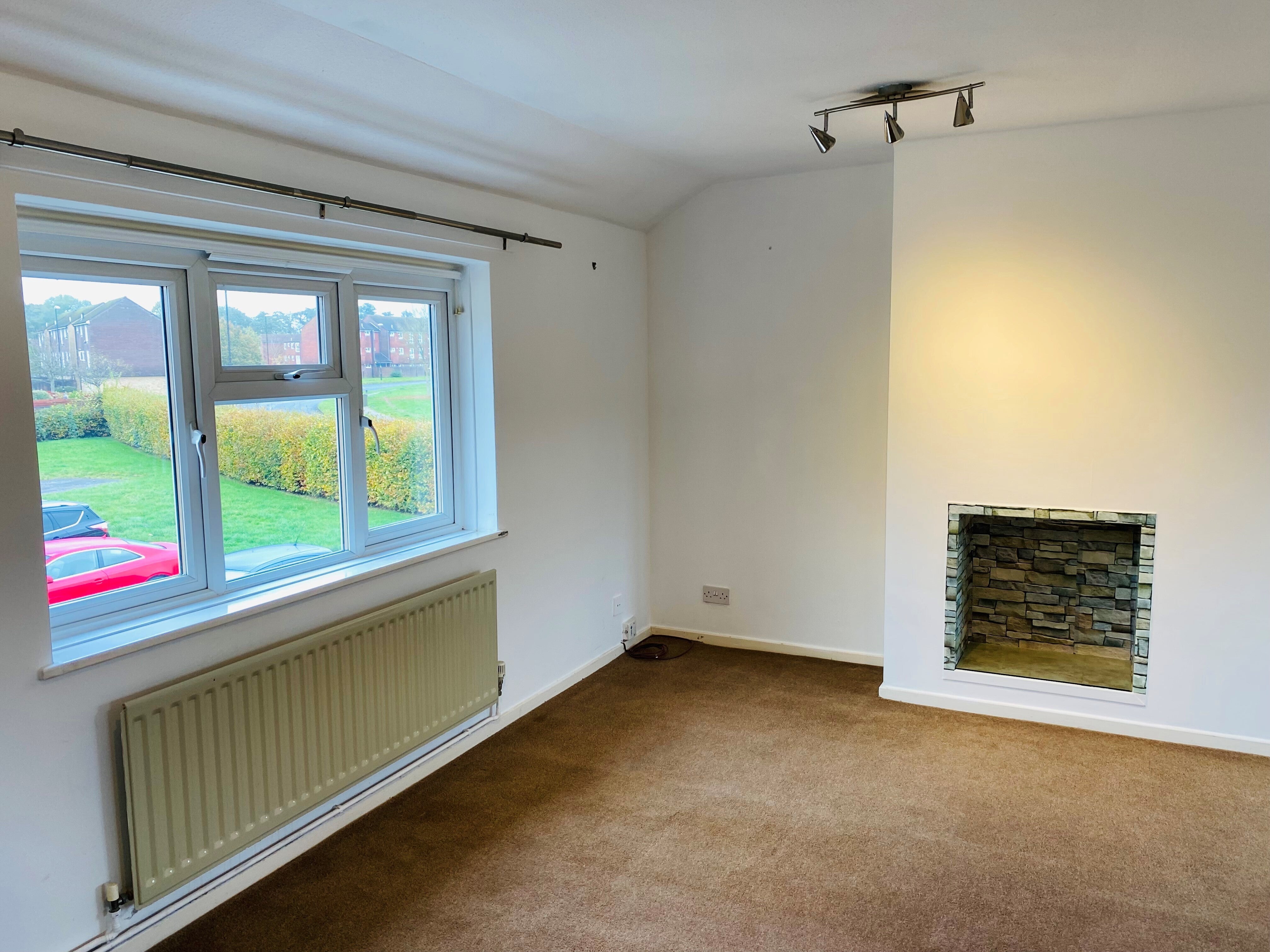 Flat Waterside Close in Crawley
