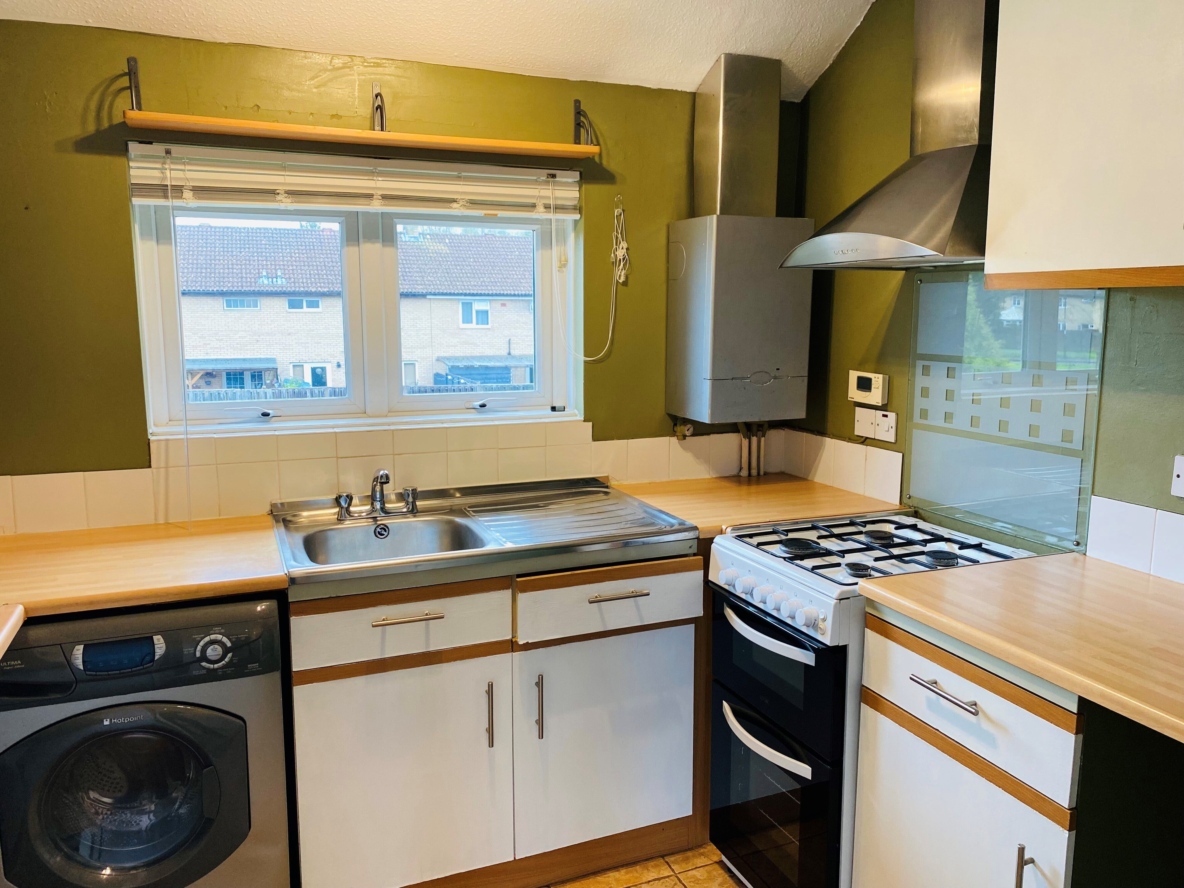 Flat Waterside Close in Crawley