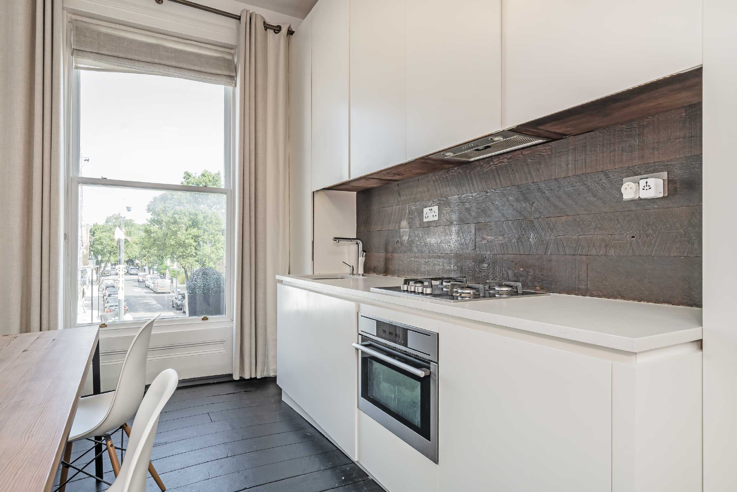 Flat Westbourne Park Road in Greater London