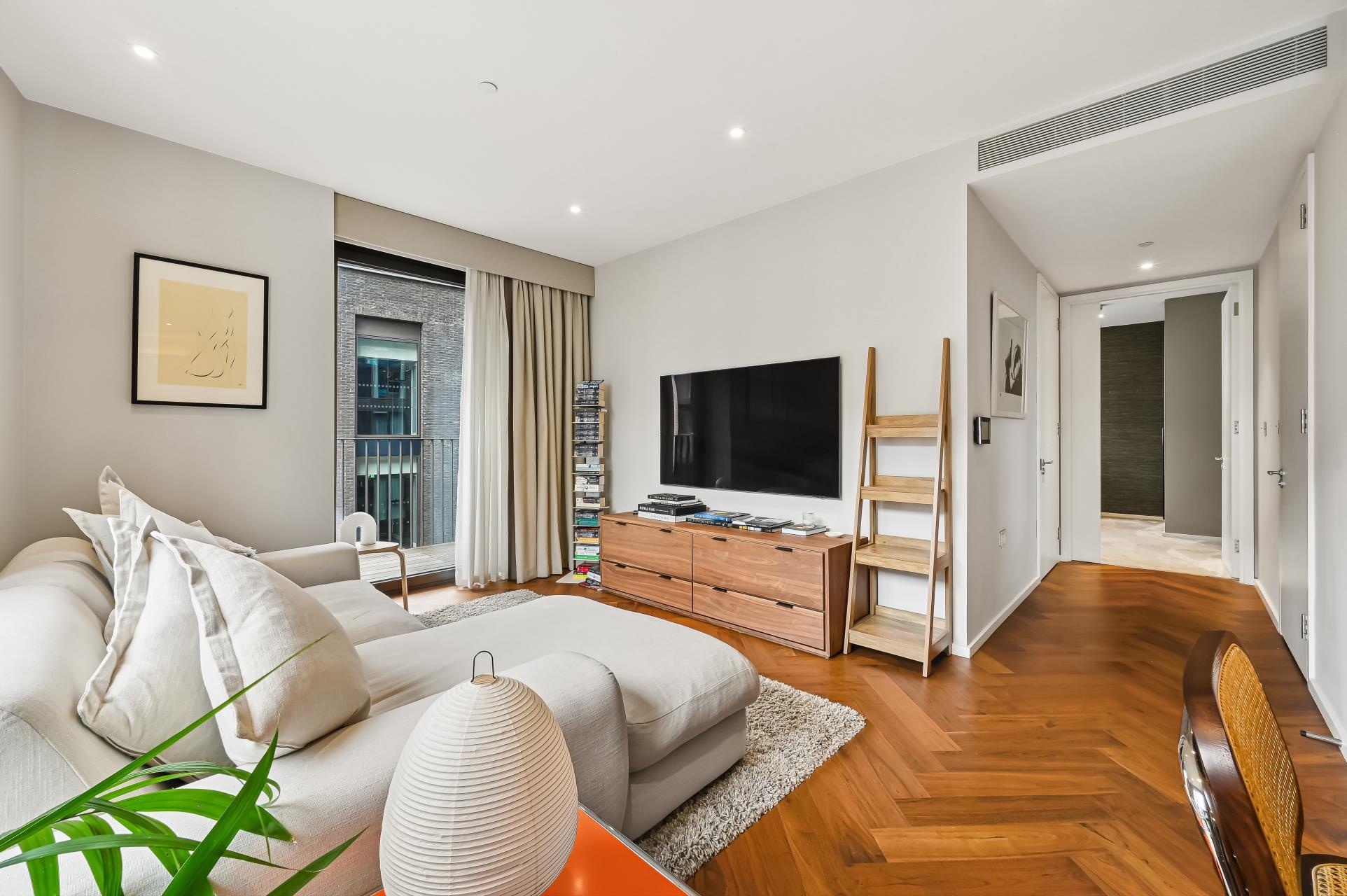 Flat New Union Square in Greater London