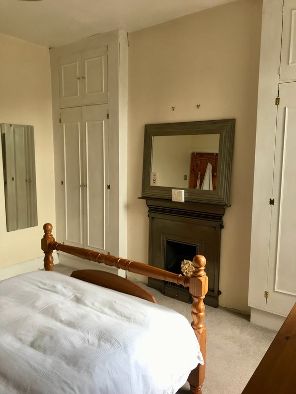 Room Cargill Road in Greater London