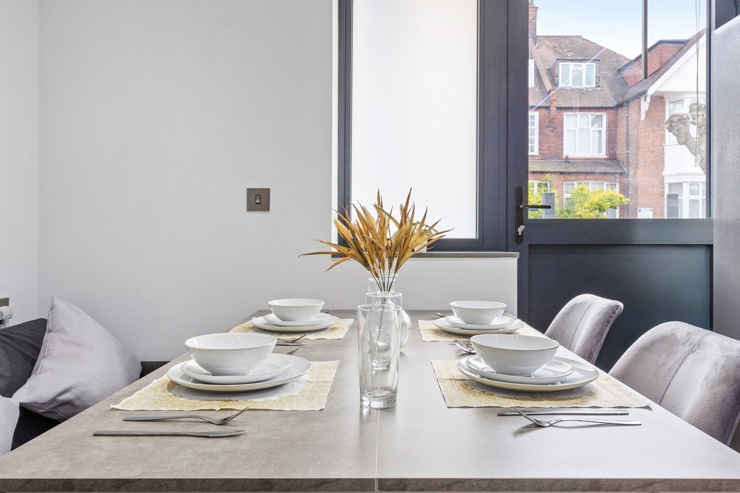 Flat Armitage Road in Greater London