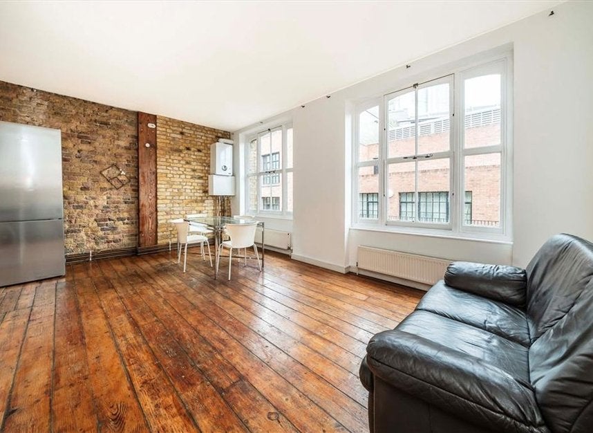 Flat Christina Street in Greater London