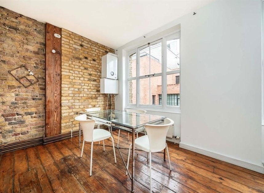 Flat Christina Street in Greater London