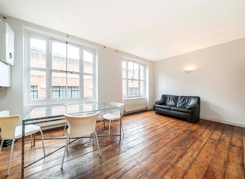 Flat Christina Street in Greater London