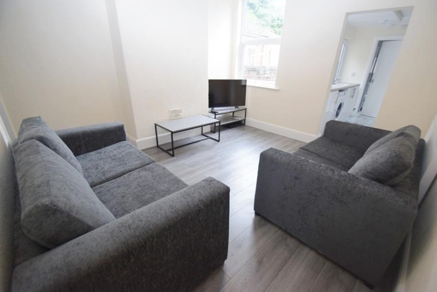 Room Crowther Street in Stoke-on-Trent