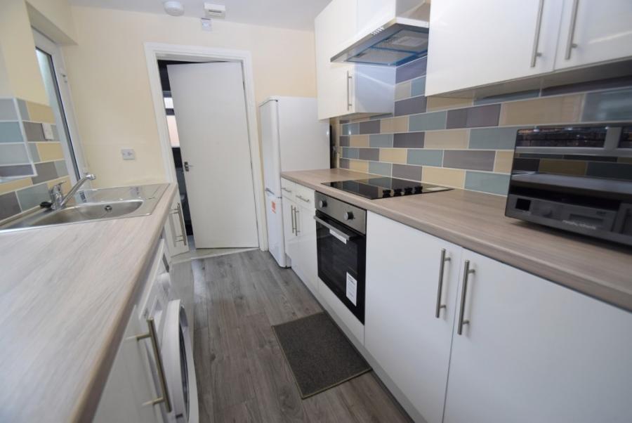 Room Crowther Street in Stoke-on-Trent