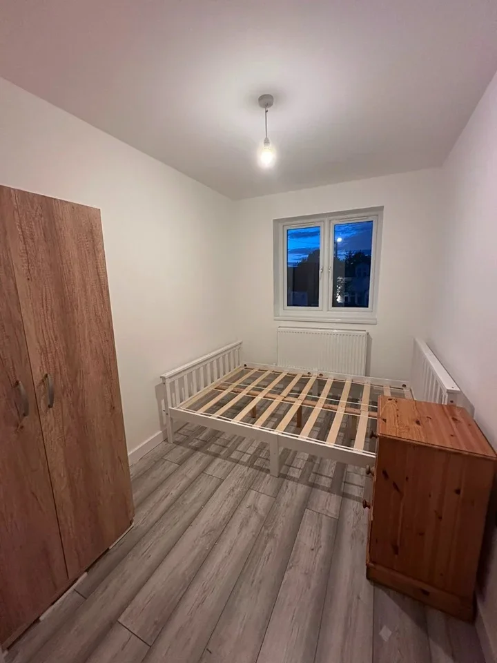Room Frederick Road in Greater London