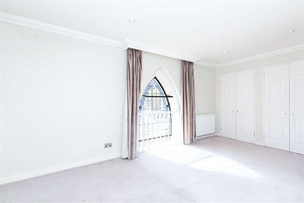 Flat Devonia Road in Greater London