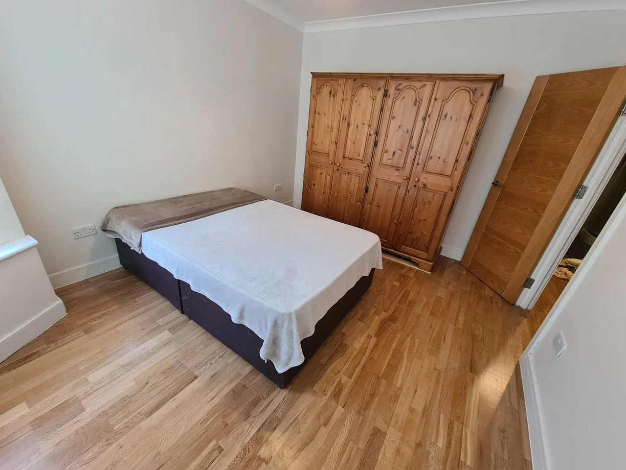 House Cumbrian Gardens in Greater London