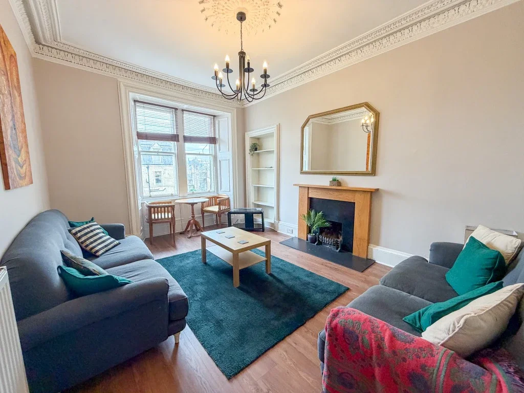 Flat Marchmont Crescent in City of Edinburgh