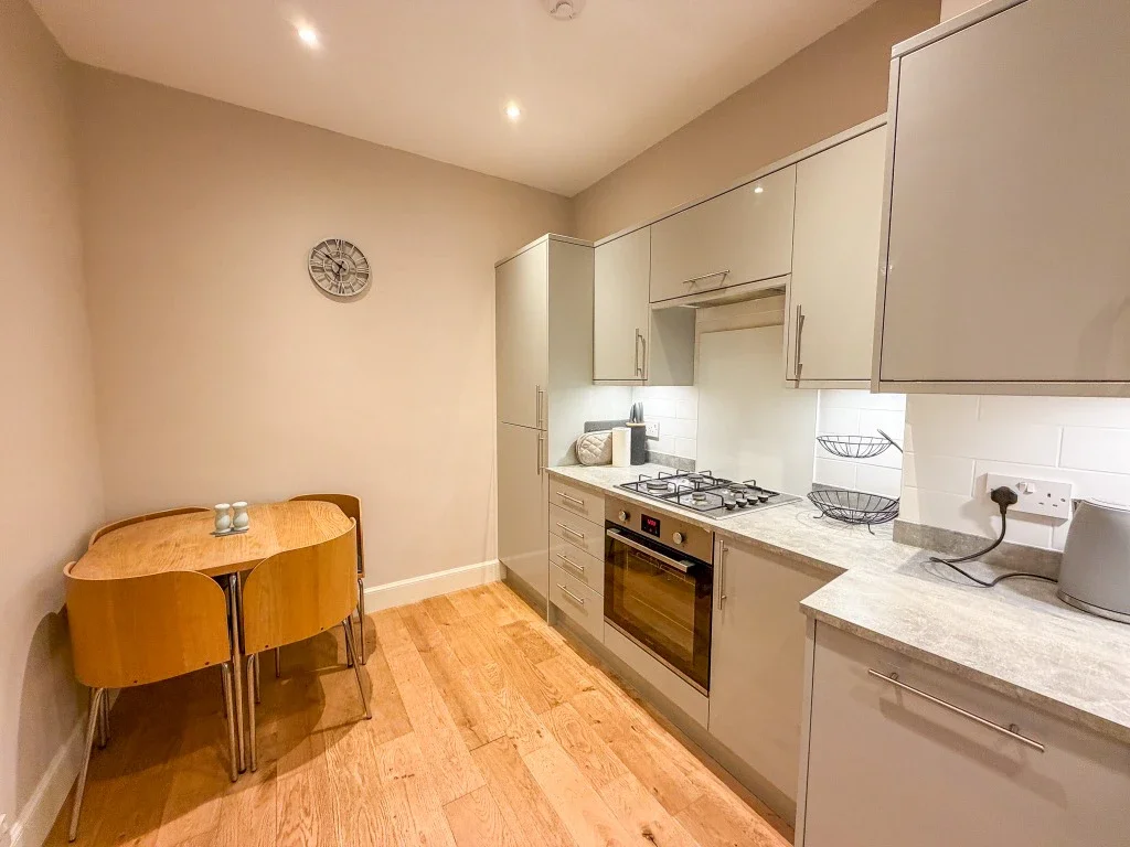 Flat Marchmont Crescent in City of Edinburgh