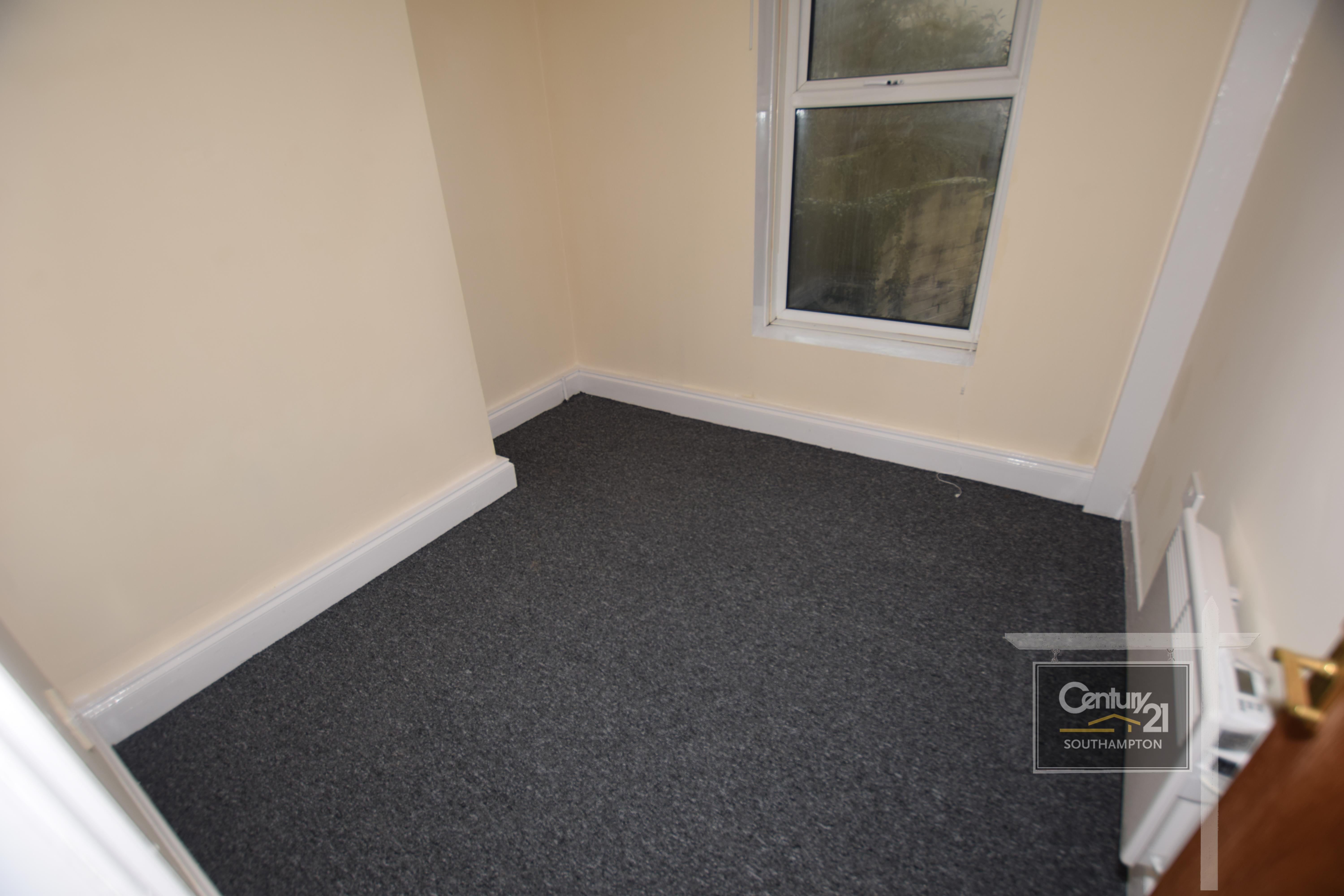 Flat Cranbury Avenue in Southampton