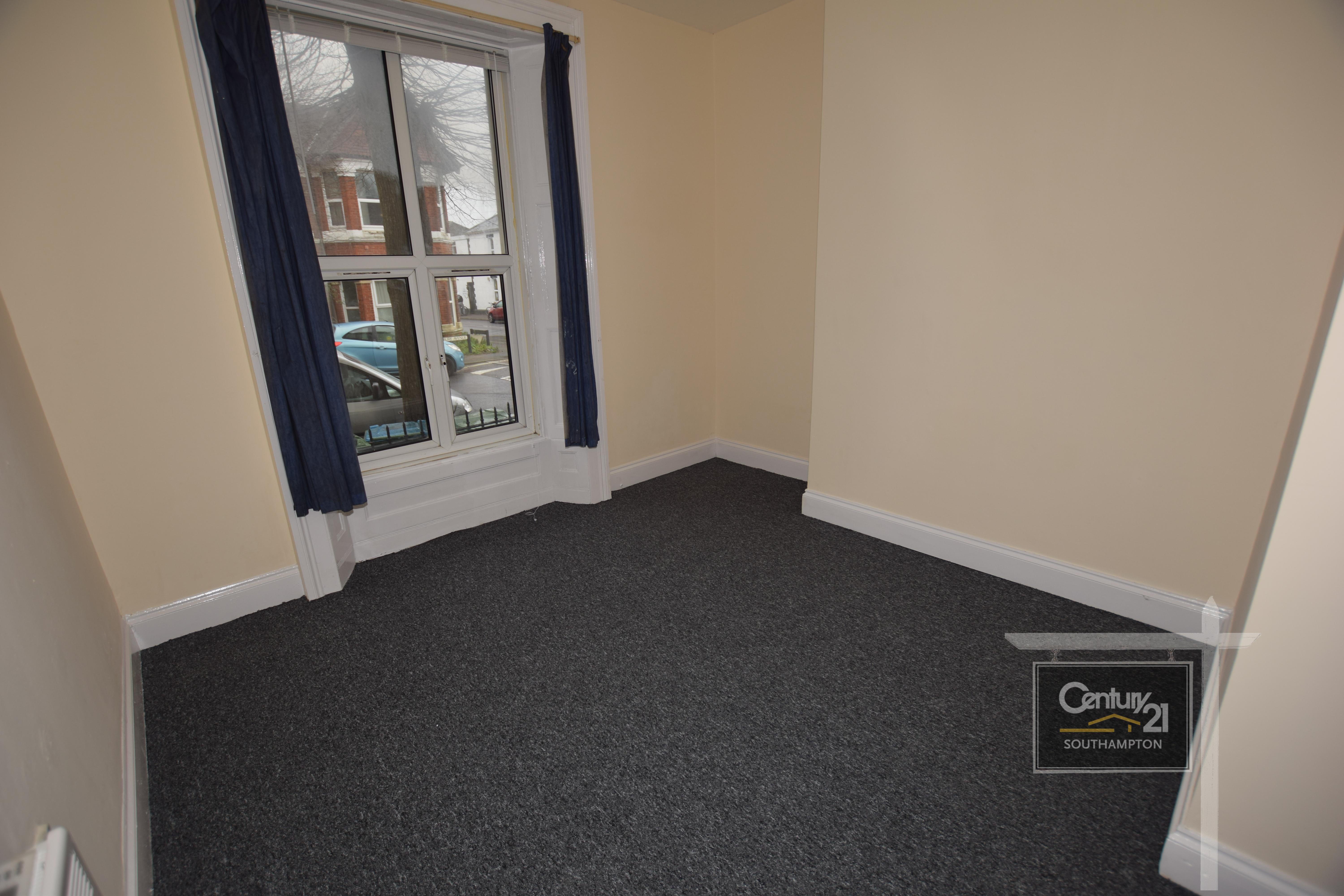 Flat Cranbury Avenue in Southampton