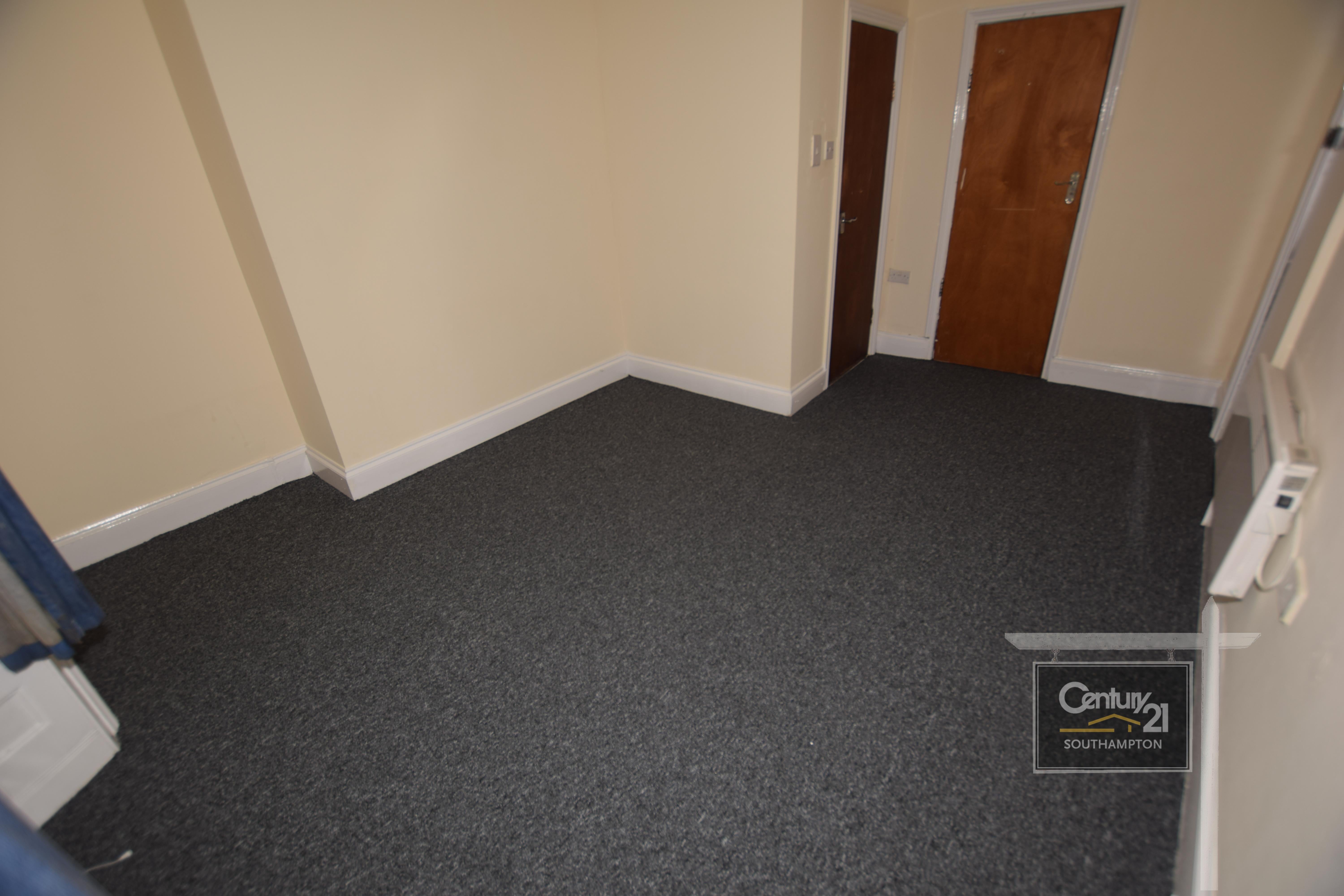 Flat Cranbury Avenue in Southampton