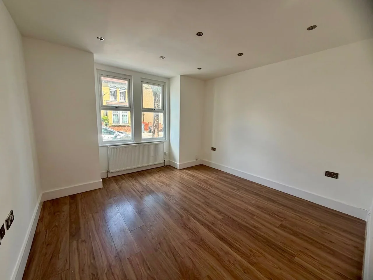 Room Beaconsfield Road in Greater London