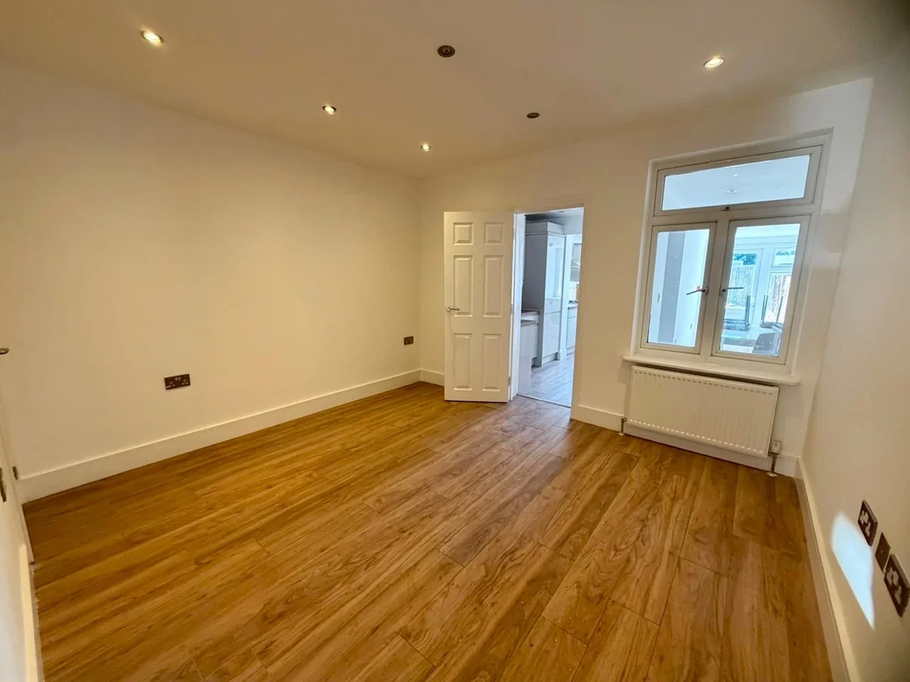 Room Beaconsfield Road in Greater London