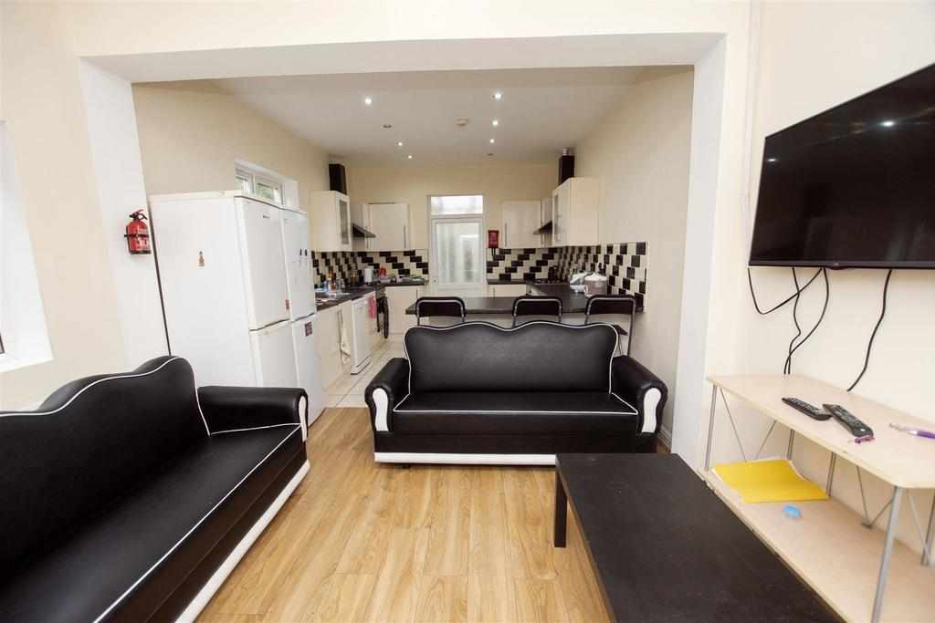 Flat Tiverton Road in Birmingham