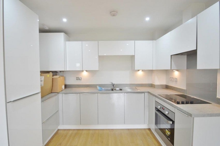 Flat Chalvey Road East in Slough